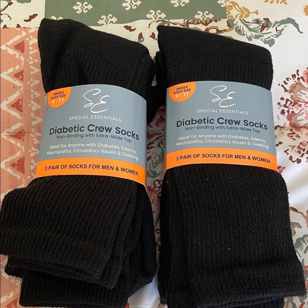 Essentials Black Diabetic Crew Socks - 3 Pairs